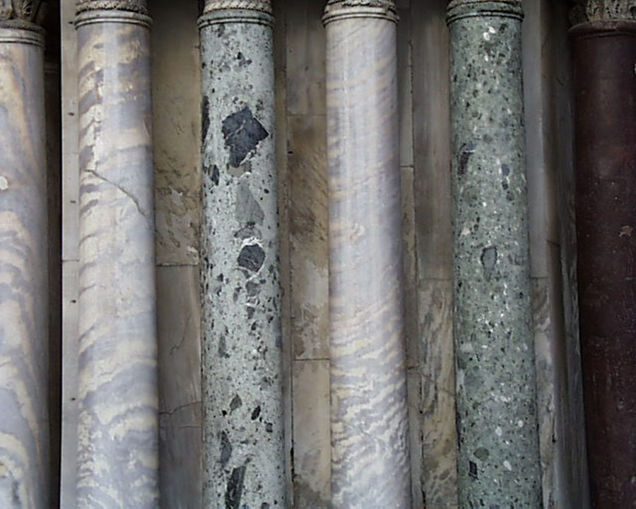 v051899pillars